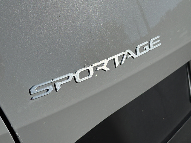 Used 2026 Kia Sportage EX FWD image 16