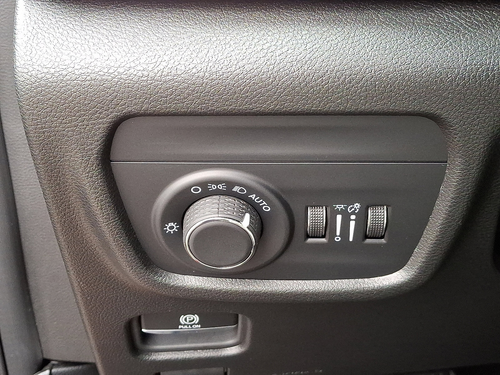 Certified 2024 Jeep Grand Cherokee L Laredo w/ Luxury Tech Group I image 28