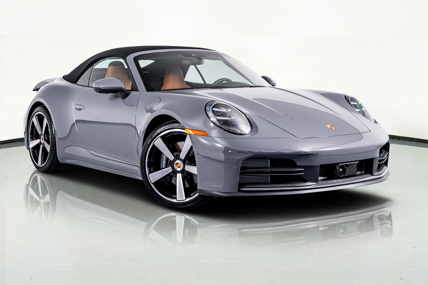 Used 2025 Porsche 911 Carrera image 1