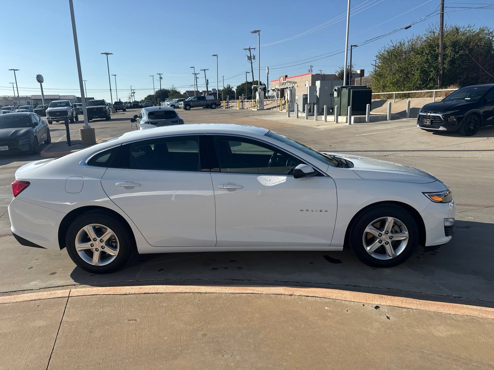 Used 2024 Chevrolet Malibu LT FWD image 4