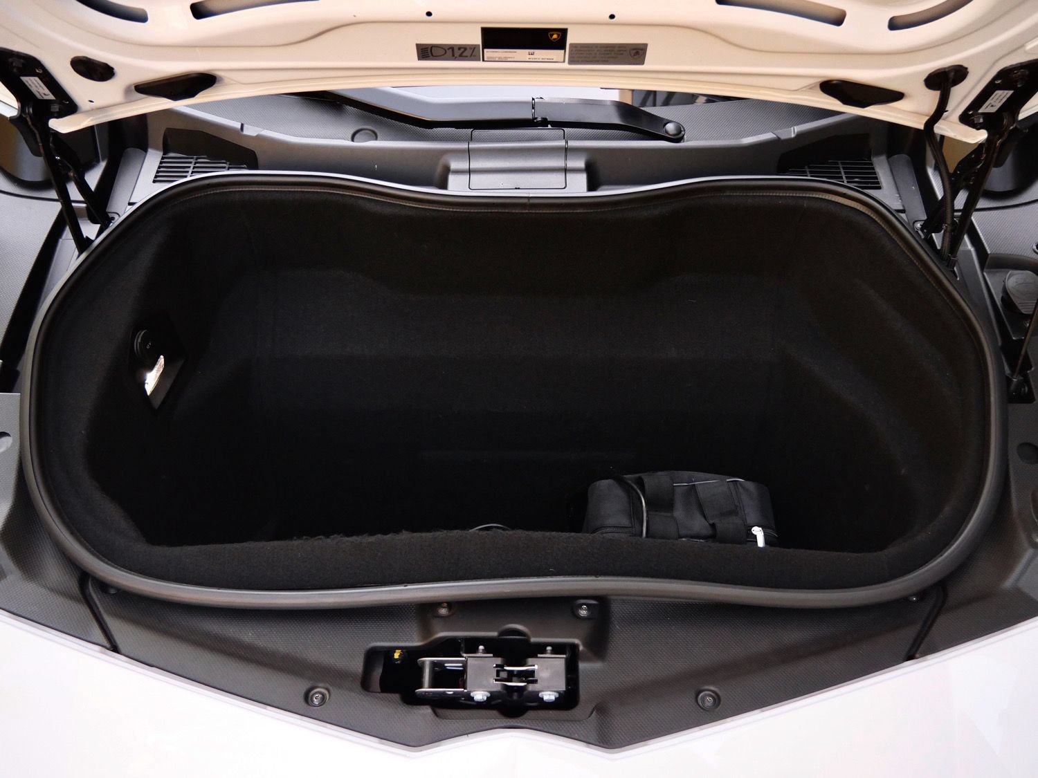 Used 2018 Lamborghini Aventador S AWD/4WD image 23