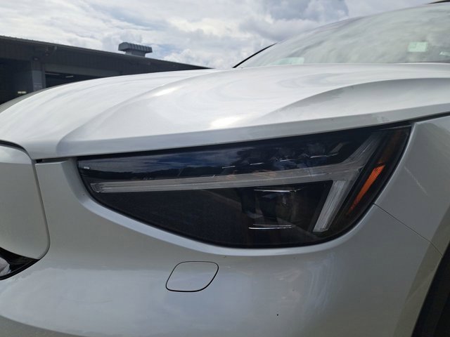 Used 2023 Volvo XC40 Recharge Ultimate w/ Protection Package Premier image 10