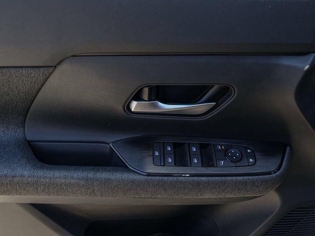 New 2026 Nissan Kicks SV w/ SV Premium Package FWD image 24