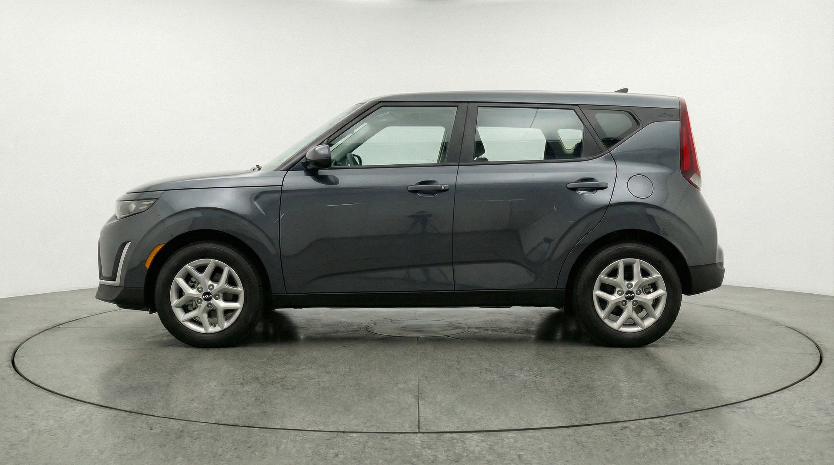 Used 2025 Kia Soul LX w/ LX Technology Package image 5