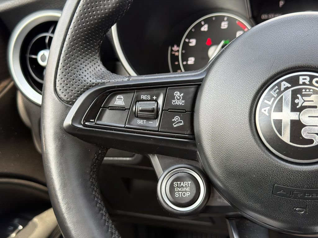Used 2022 Alfa Romeo Stelvio Ti AWD/4WD image 22