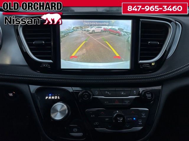 Used 2026 Chrysler Pacifica Limited FWD image 17