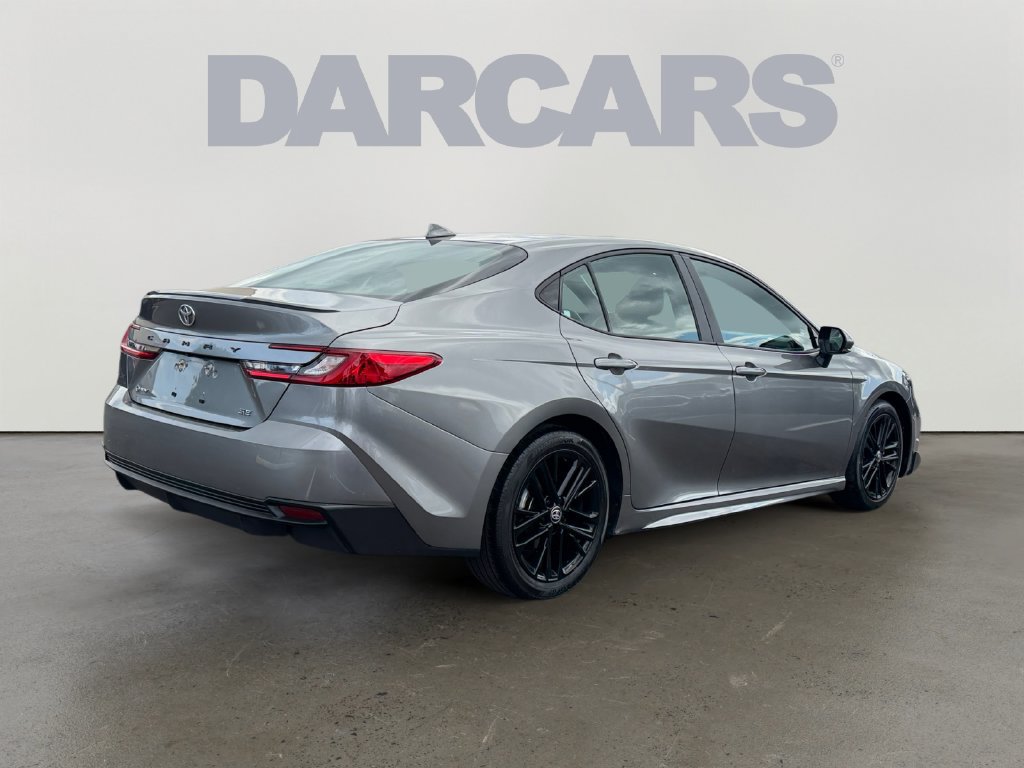 Used 2025 Toyota Camry SE FWD image 5