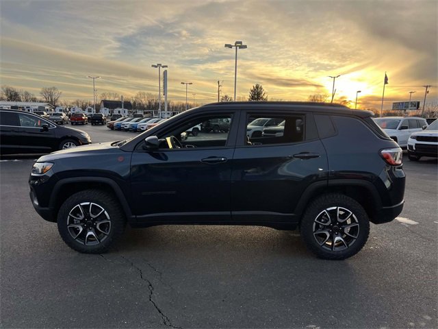 New 2026 Jeep Compass Trailhawk w/ Sun, Sound & Navigation Group image 4