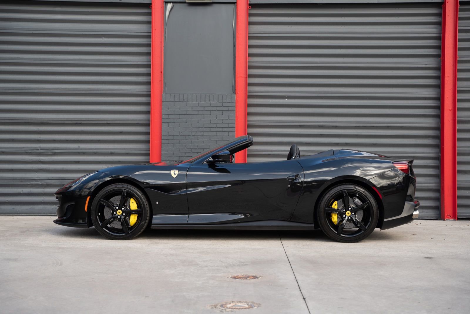Used 2019 Ferrari Portofino image 6
