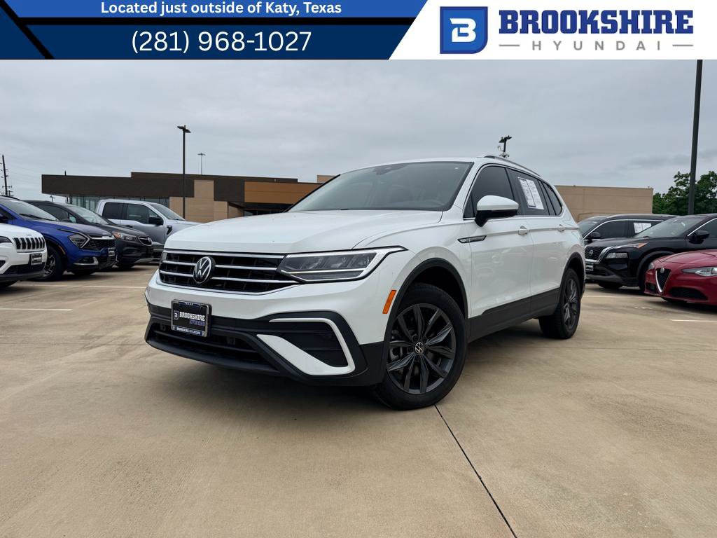 Used 2022 Volkswagen Tiguan SE w/ Panoramic Sunroof Package