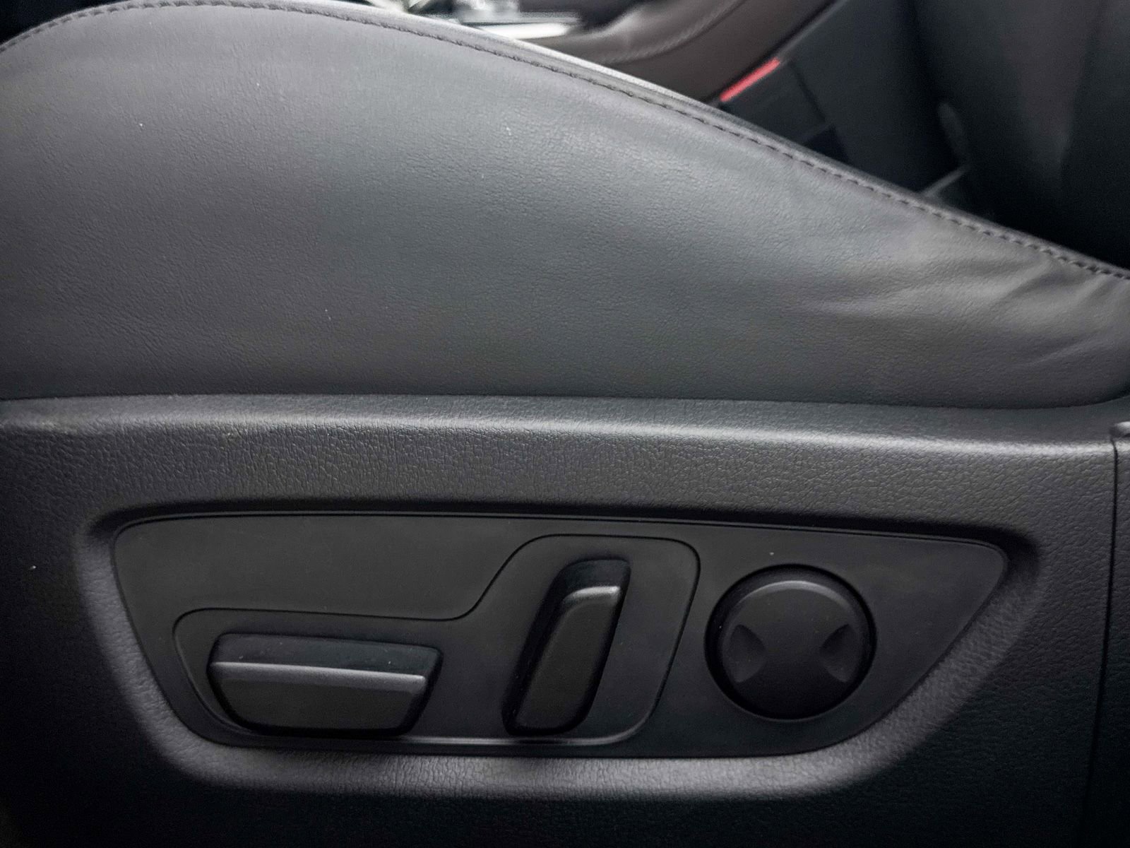 Certified 2025 MAZDA CX-30 AWD 2.5 S w/ Premium Package image 28