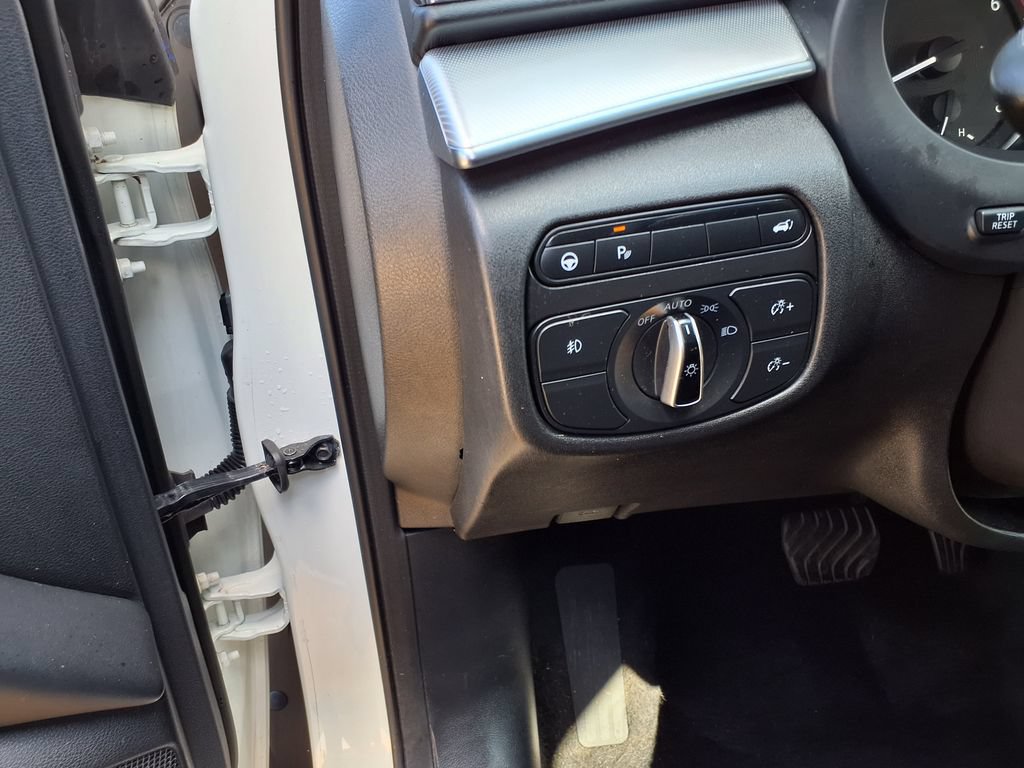 Used 2021 INFINITI QX50 Luxe FWD image 21