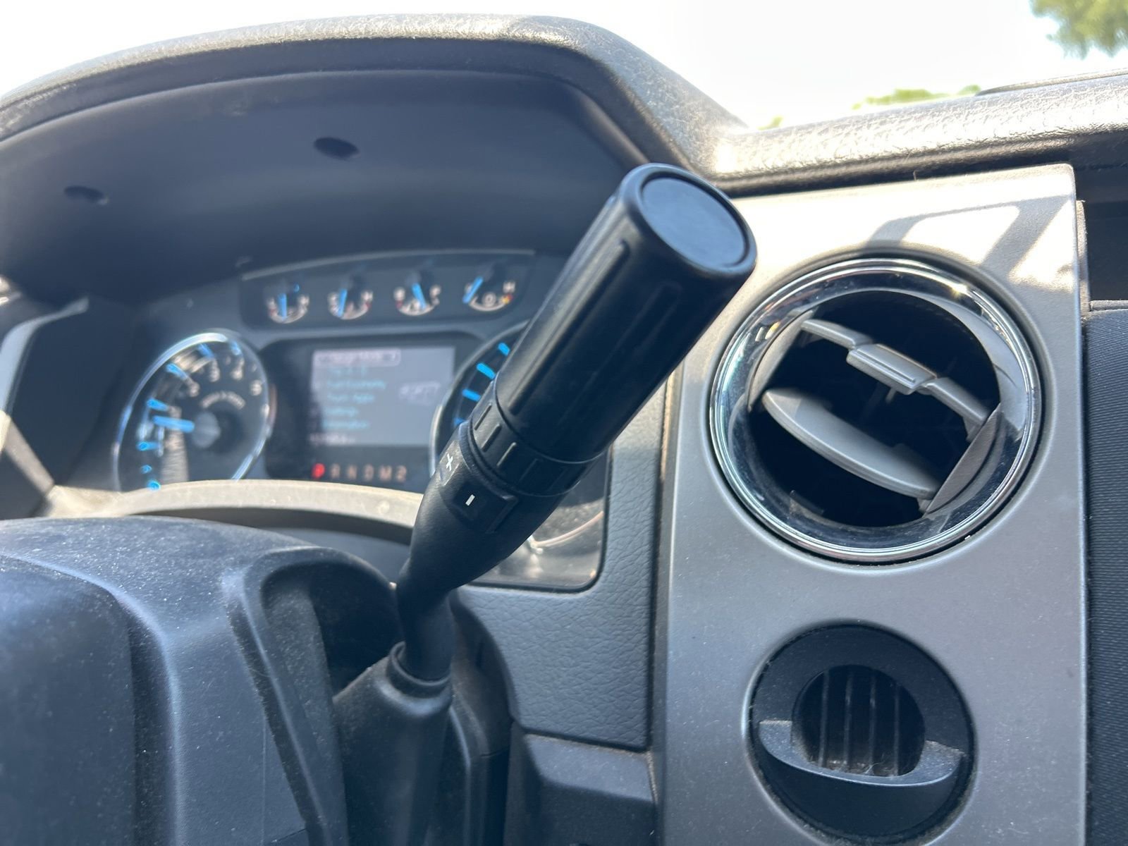 Used 2011 Ford F150 XLT w/ XLT Convenience Pkg RWD image 18