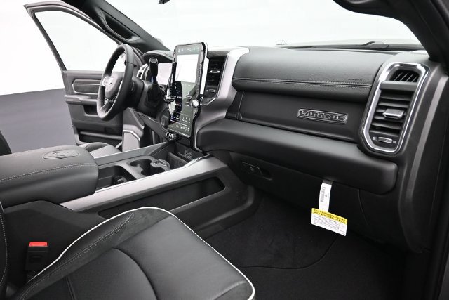 New 2027 RAM 2500 Laramie AWD/4WD image 25