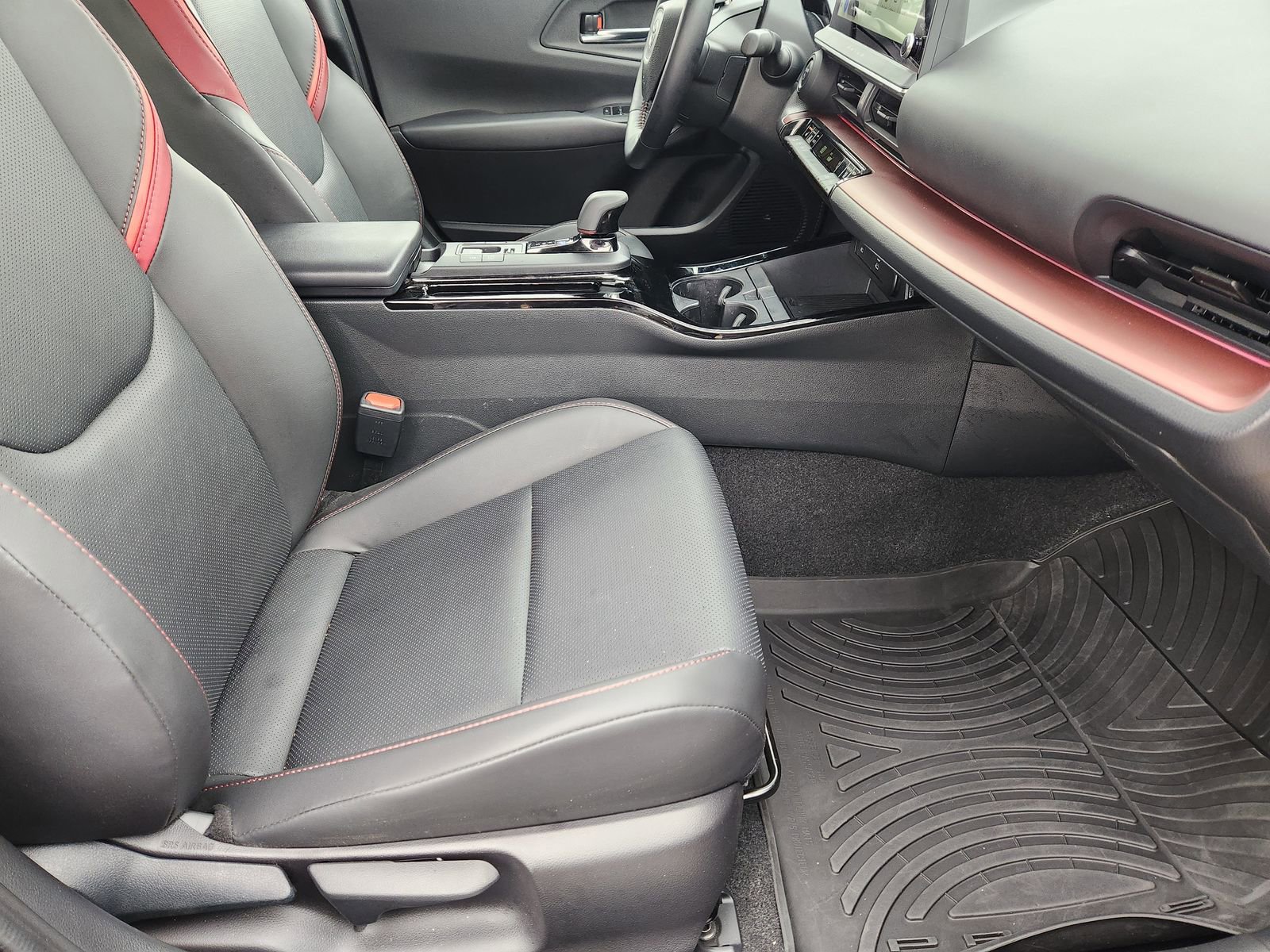 Used 2025 Toyota Prius XSE Premium image 17