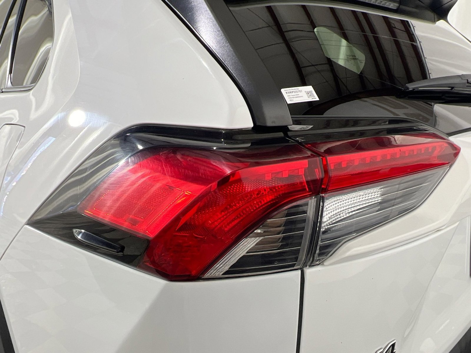 Used 2022 Toyota RAV4 LE image 15