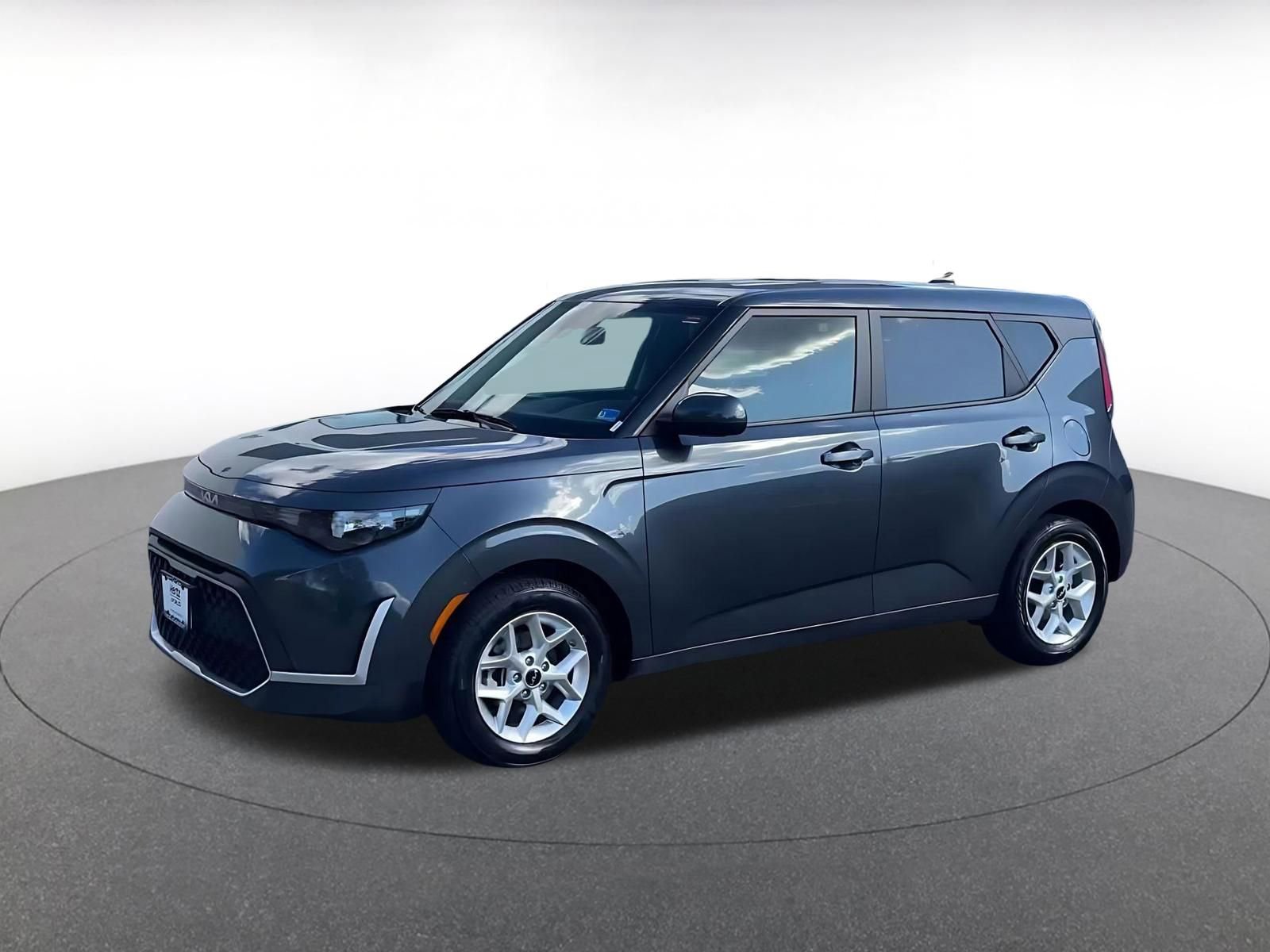 Used 2025 Kia Soul LX w/ LX Technology Package FWD image 8