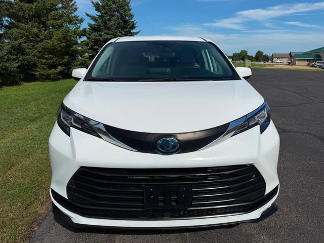 Used 2021 Toyota Sienna LE FWD image 5