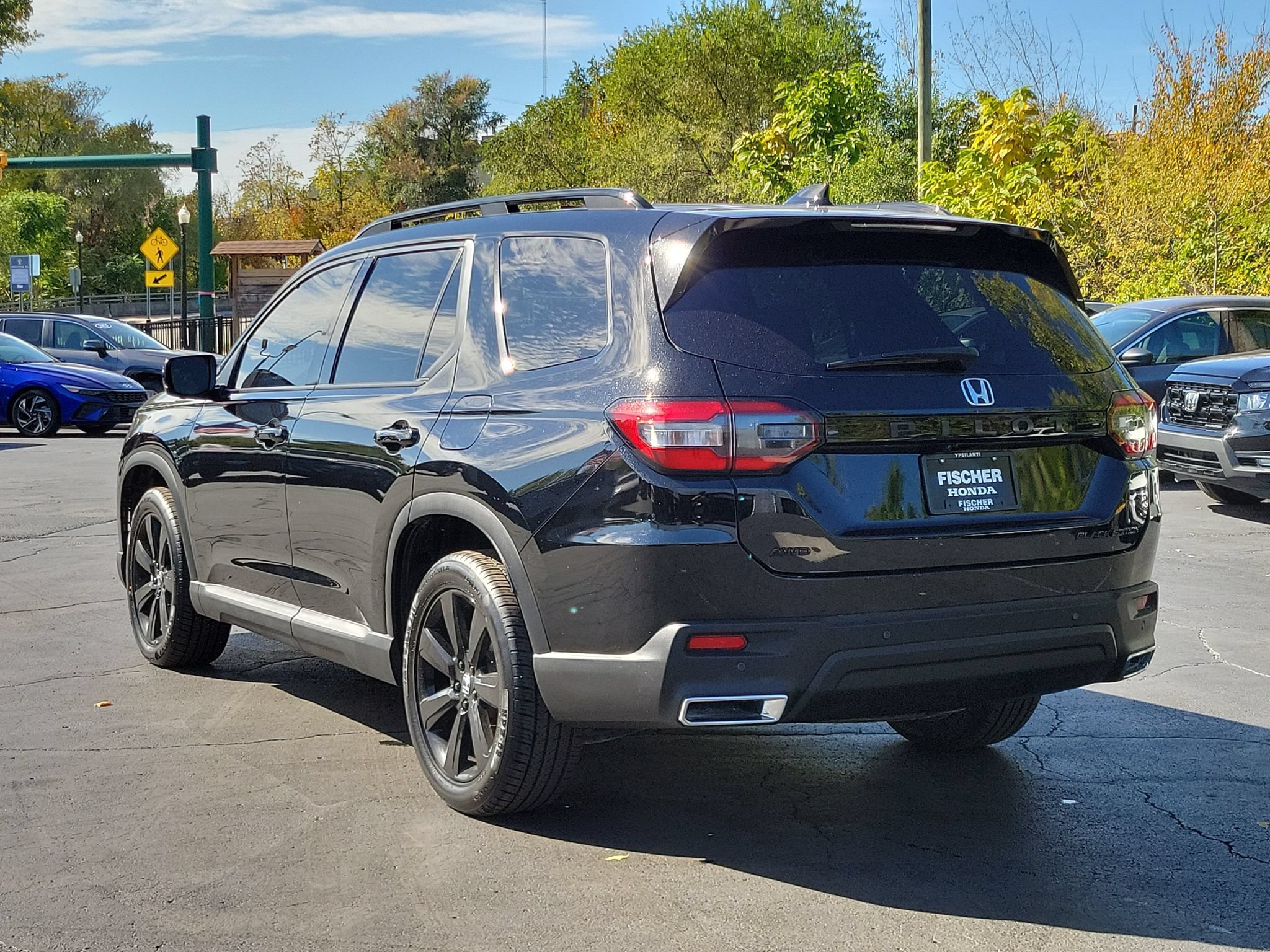 Used 2025 Honda Pilot Black Edition image 4