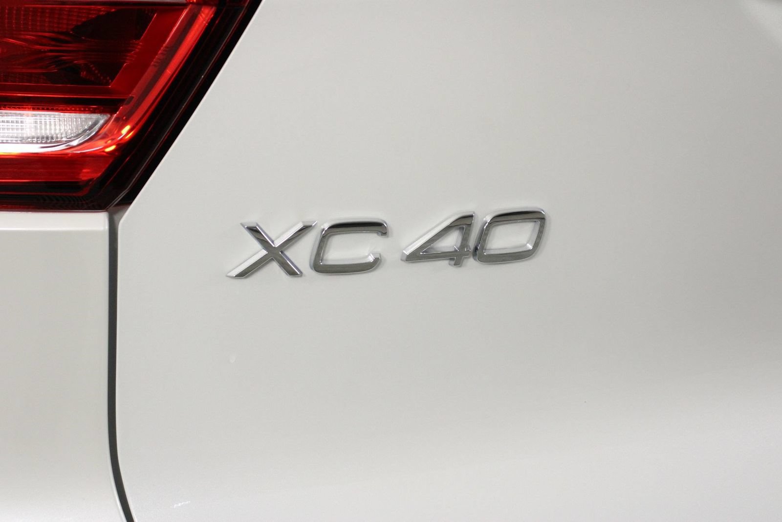 New 2026 Volvo XC40 B5 Plus w/ Climate Package AWD/4WD image 16