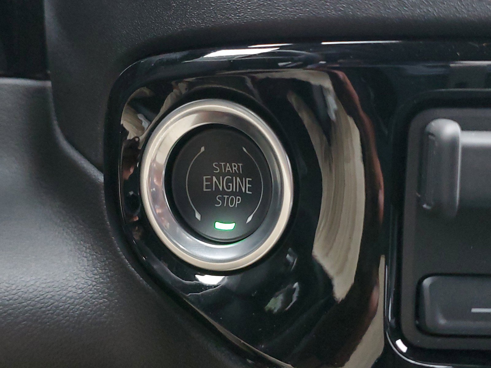 New 2025 GMC Sierra 2500 SLT w/ SLT Premium Package image 31