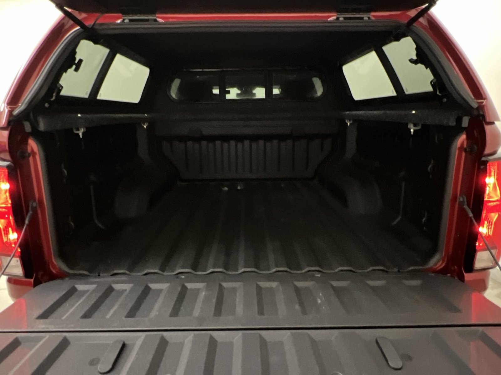 Used 2024 Chevrolet Colorado LT w/ LT Convenience Package II AWD/4WD image 24