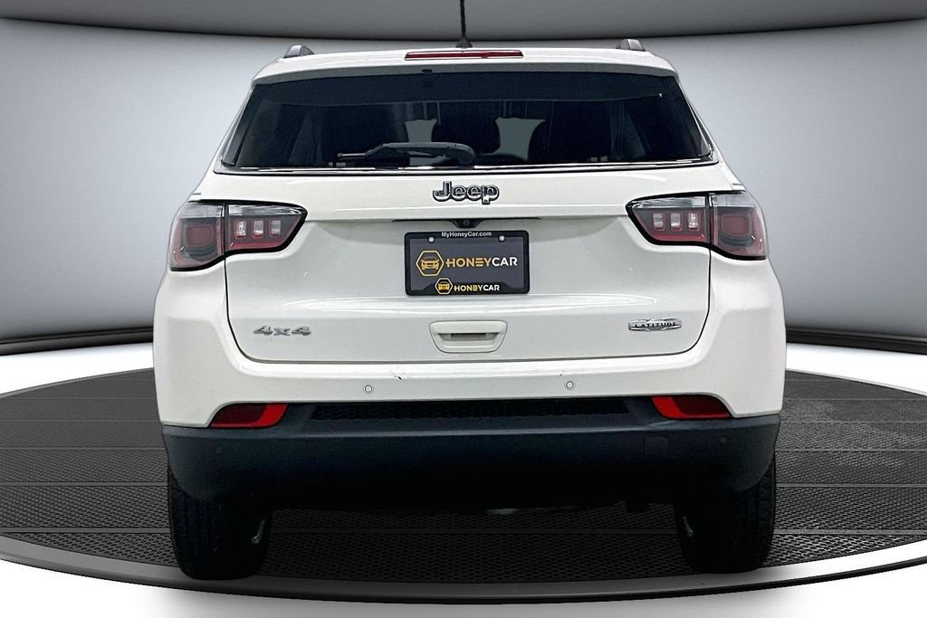 Used 2018 Jeep Compass Latitude w/ Safe & Security Group AWD/4WD image 5