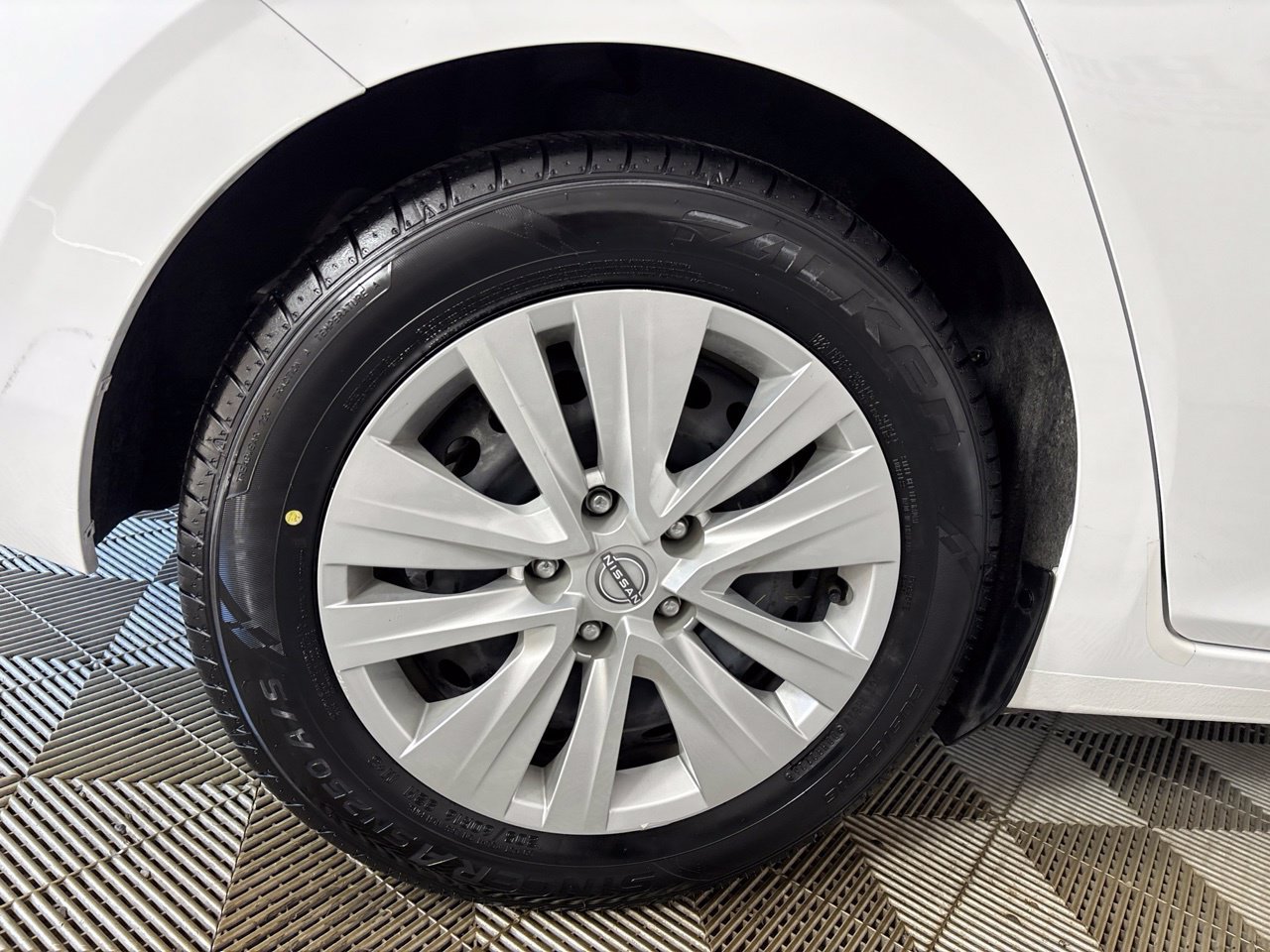 Used 2024 Nissan Sentra S FWD image 30