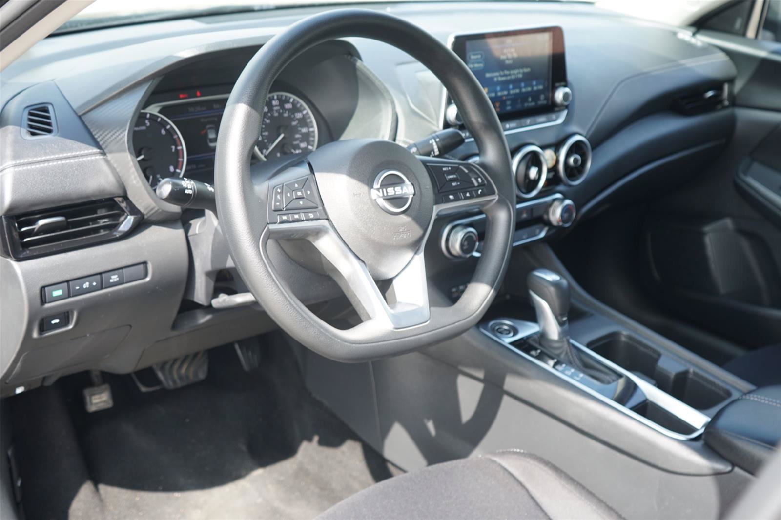 Used 2024 Nissan Sentra SV FWD image 9