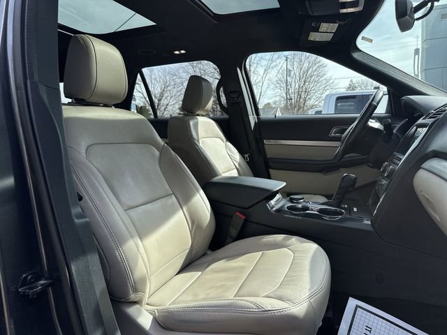Used 2018 Ford Explorer XLT w/ Equipment Group 202A image 29