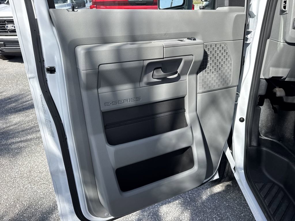 New 2025 Ford E-450 and Econoline 450 Super Duty w/ Power Equipment Group RWD image 22