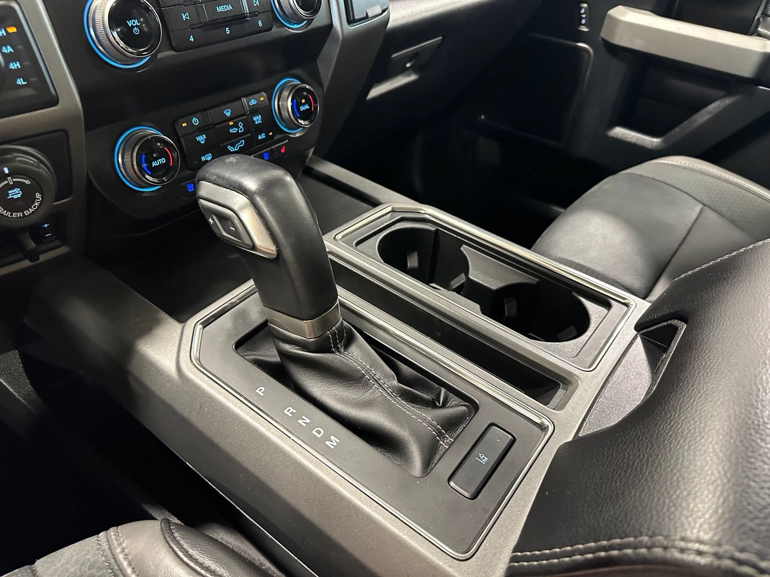 Used 2019 Ford F150 Raptor w/ Equipment Group 802A Luxury AWD/4WD image 35