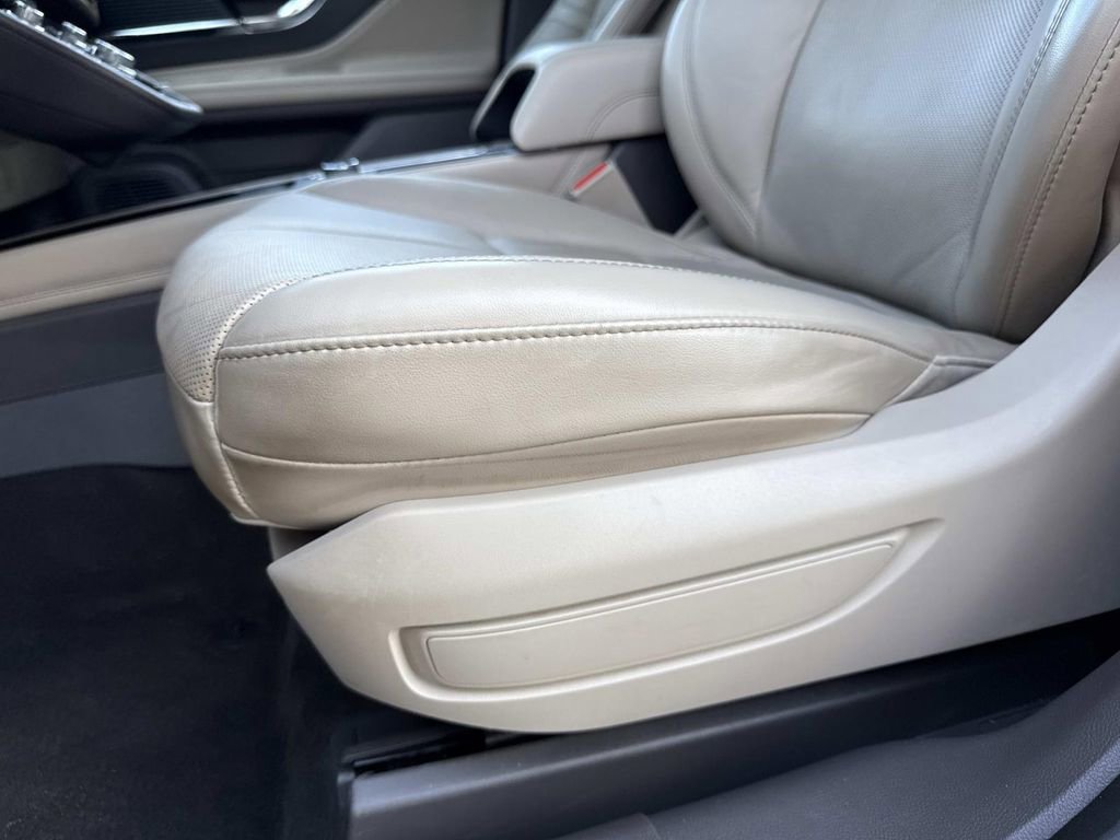 Certified 2020 Lincoln Corsair AWD w/ Premium Package image 20