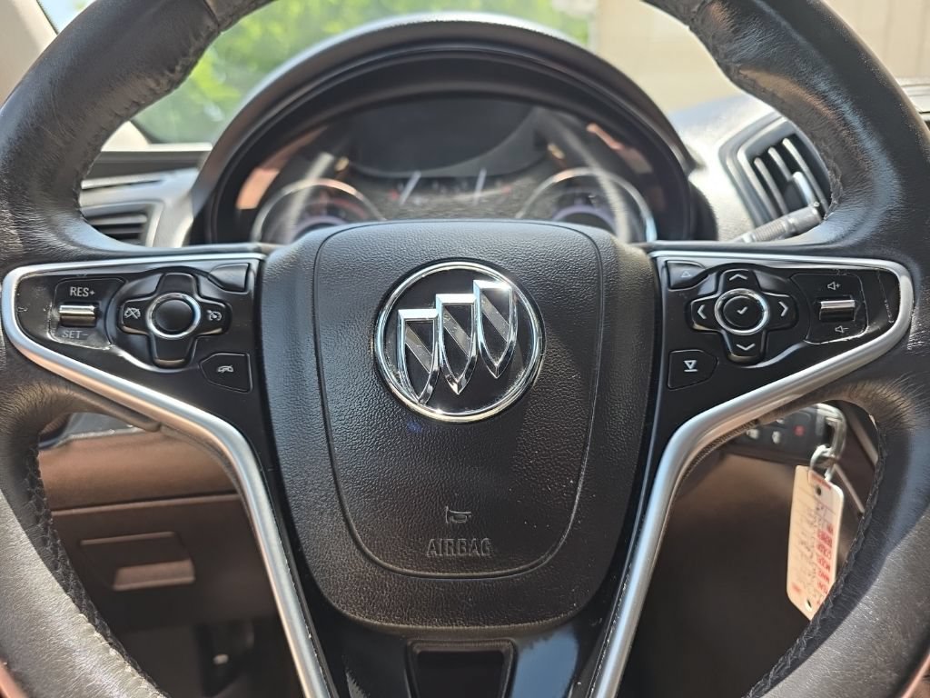 Used 2017 Buick Regal Sport Touring FWD image 17