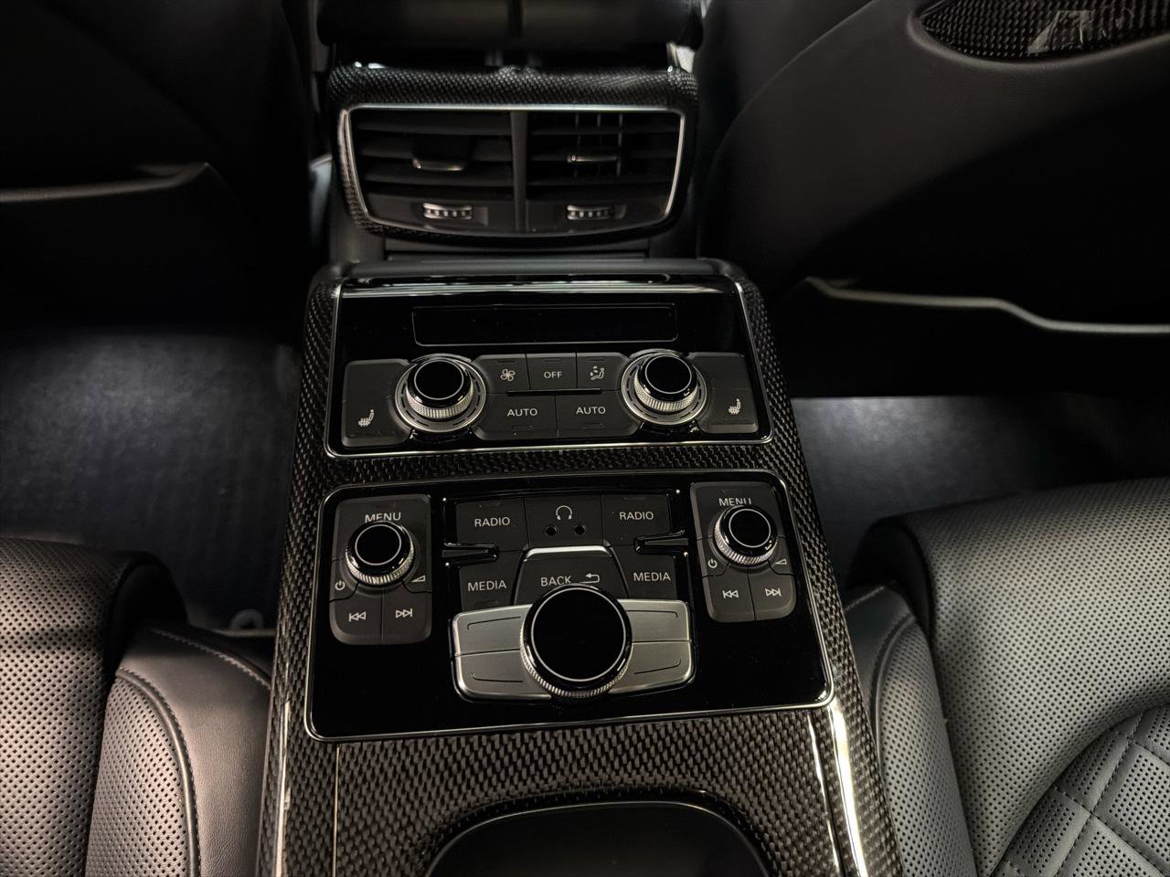 Used 2016 Audi S8 image 24