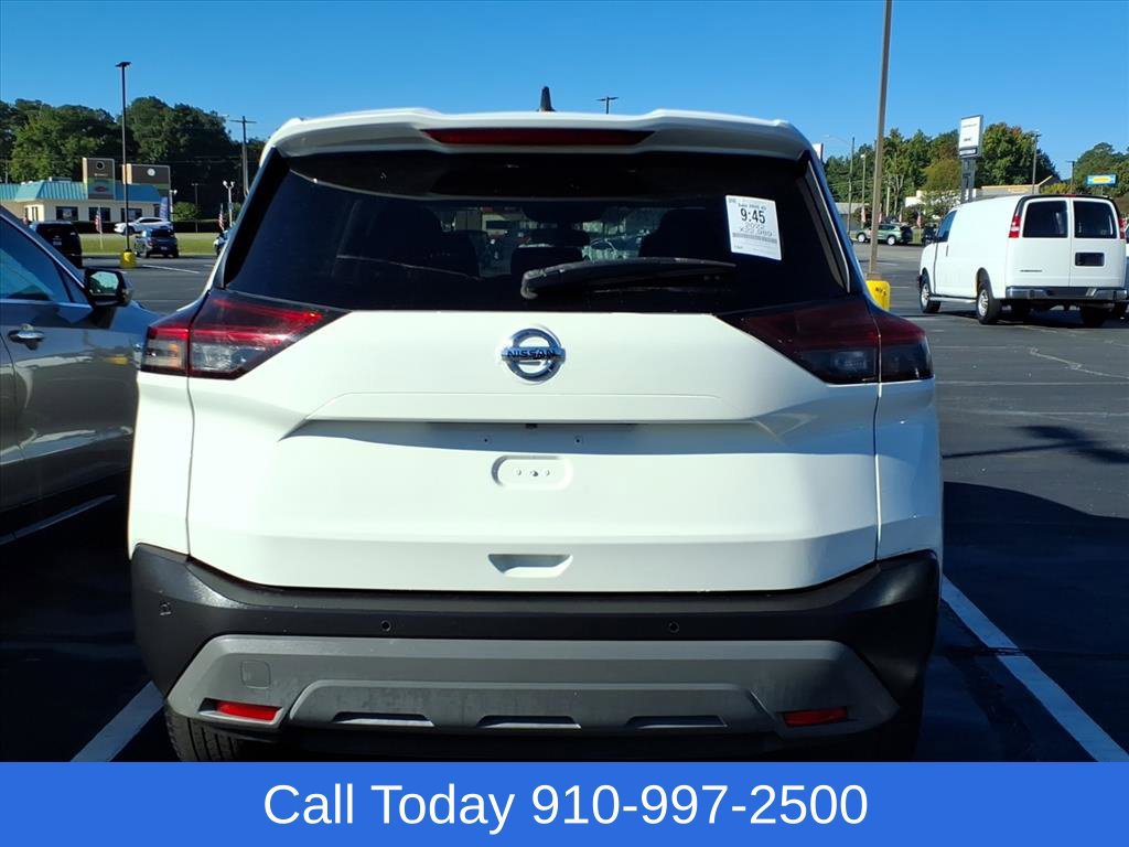Used 2022 Nissan Rogue S FWD image 5