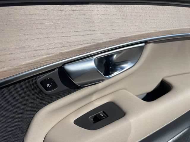 New 2026 Volvo XC90 B5 Plus w/ Protection Package AWD/4WD image 27