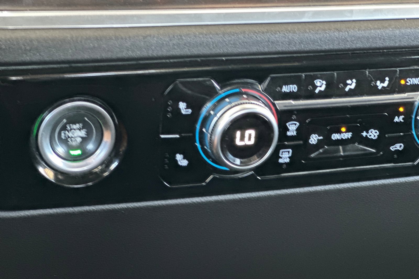 Used 2024 GMC Sierra 1500 SLT image 27