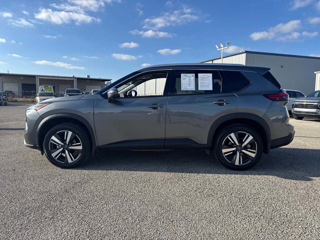 Used 2024 Nissan Rogue SL w/ SL Premium Package image 3