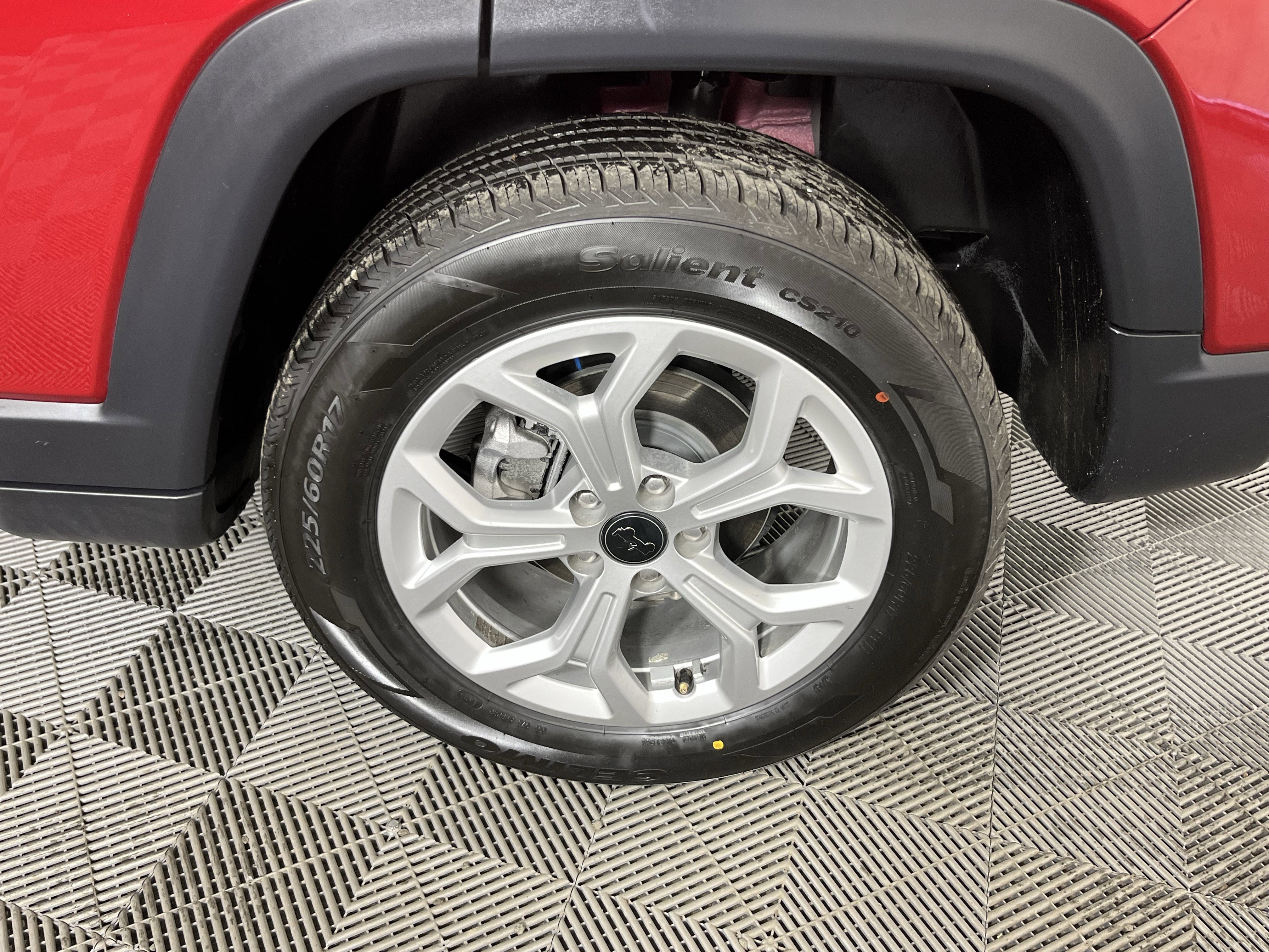 Used 2025 Jeep Compass Latitude w/ Sun & Sound Group image 19