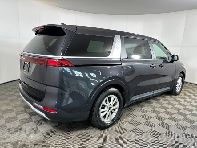 Used 2024 Kia Carnival LX image 3