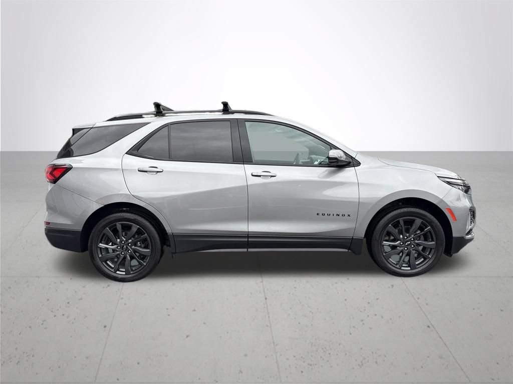 Used 2023 Chevrolet Equinox RS w/ RS Leather Package AWD/4WD image 5