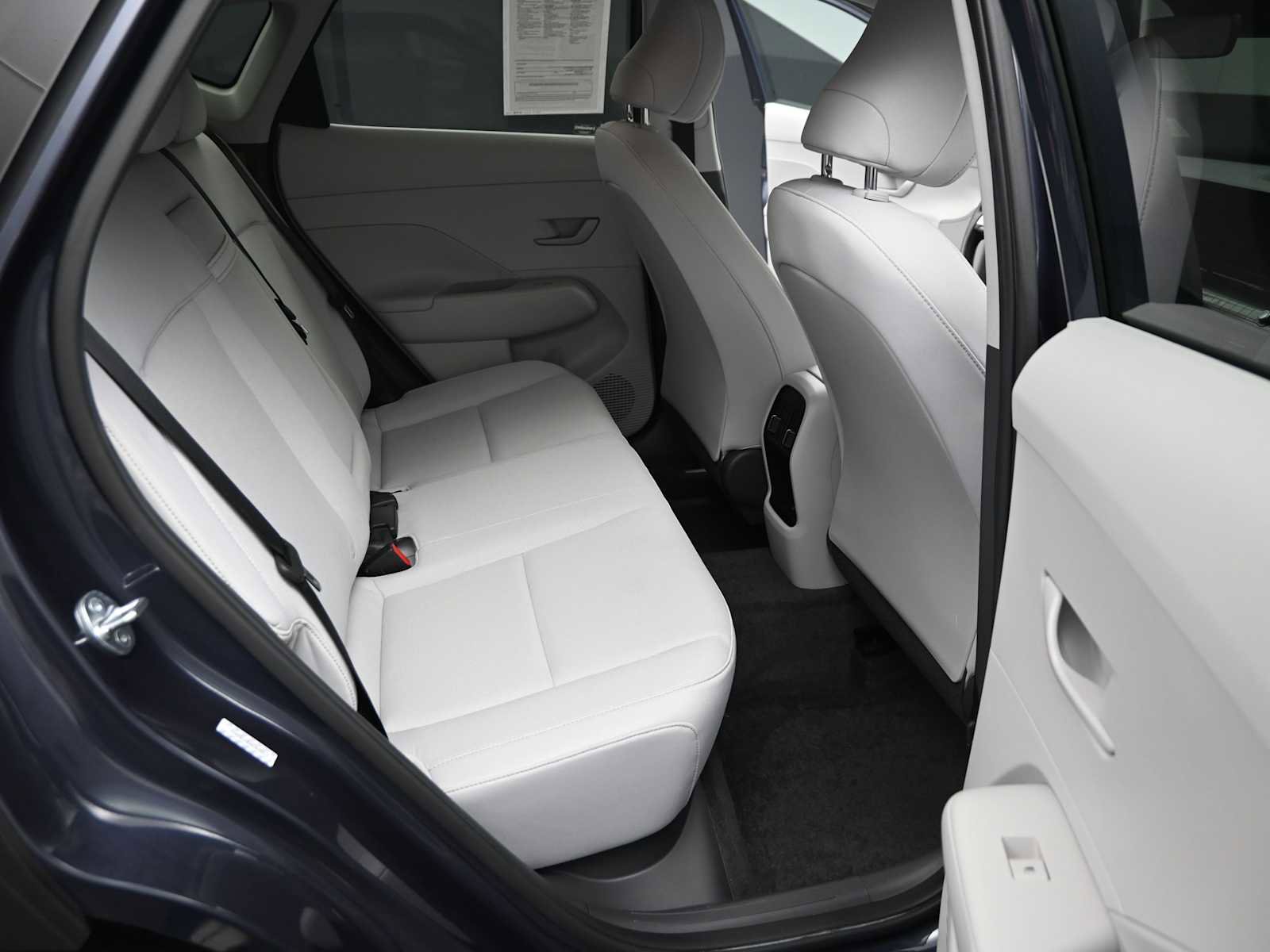 Used 2024 Hyundai Kona SEL AWD/4WD image 30