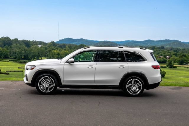 Used 2024 Mercedes-Benz GLS 450 4MATIC image 6