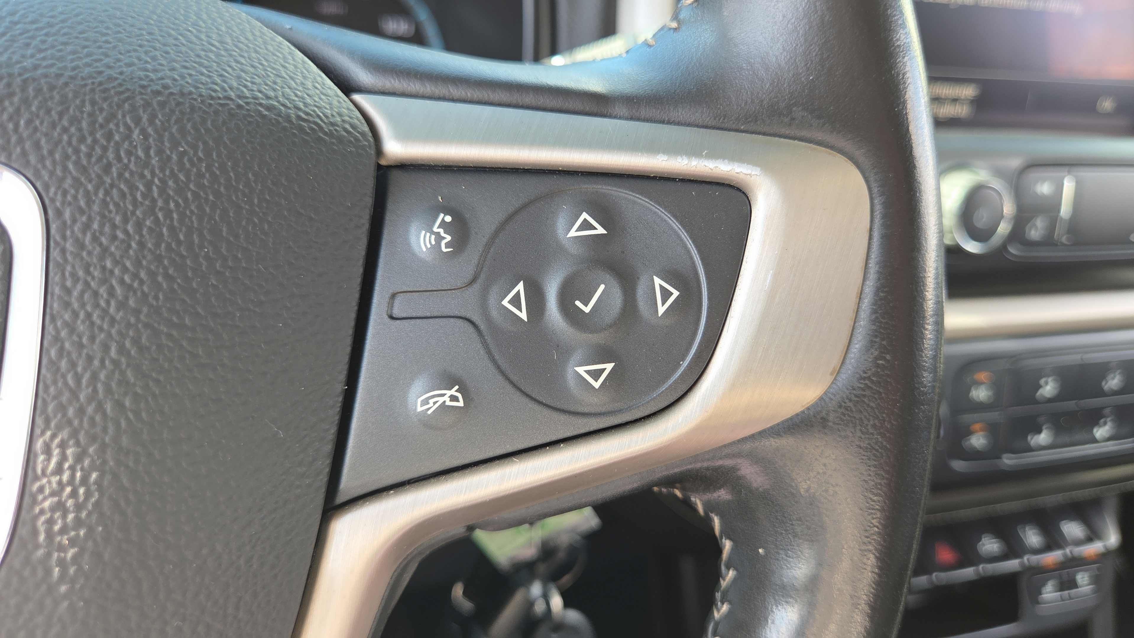 Used 2020 GMC Canyon Denali RWD image 23