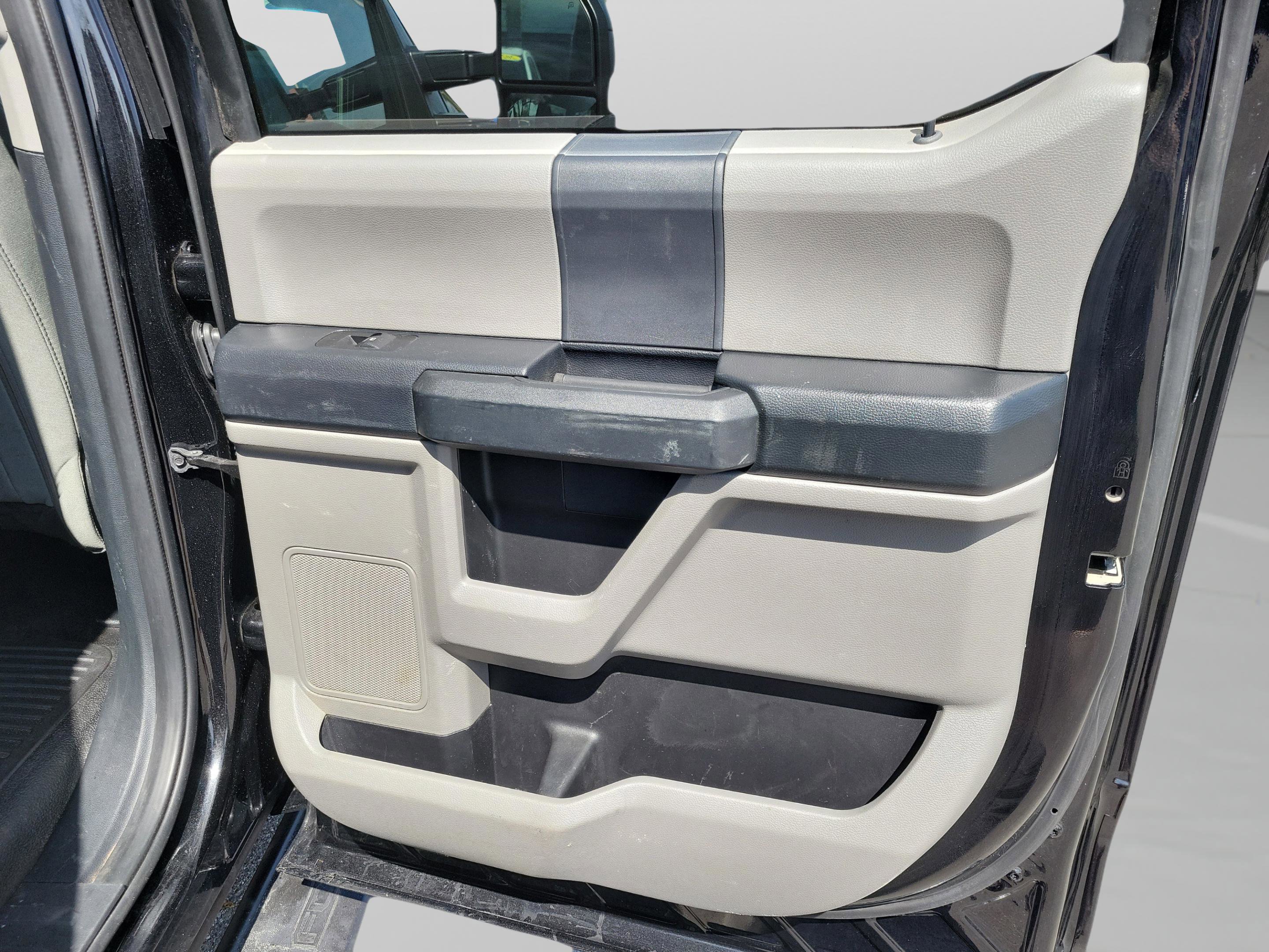 Certified 2022 Ford F350 XL w/ Power Equipment Group image 19