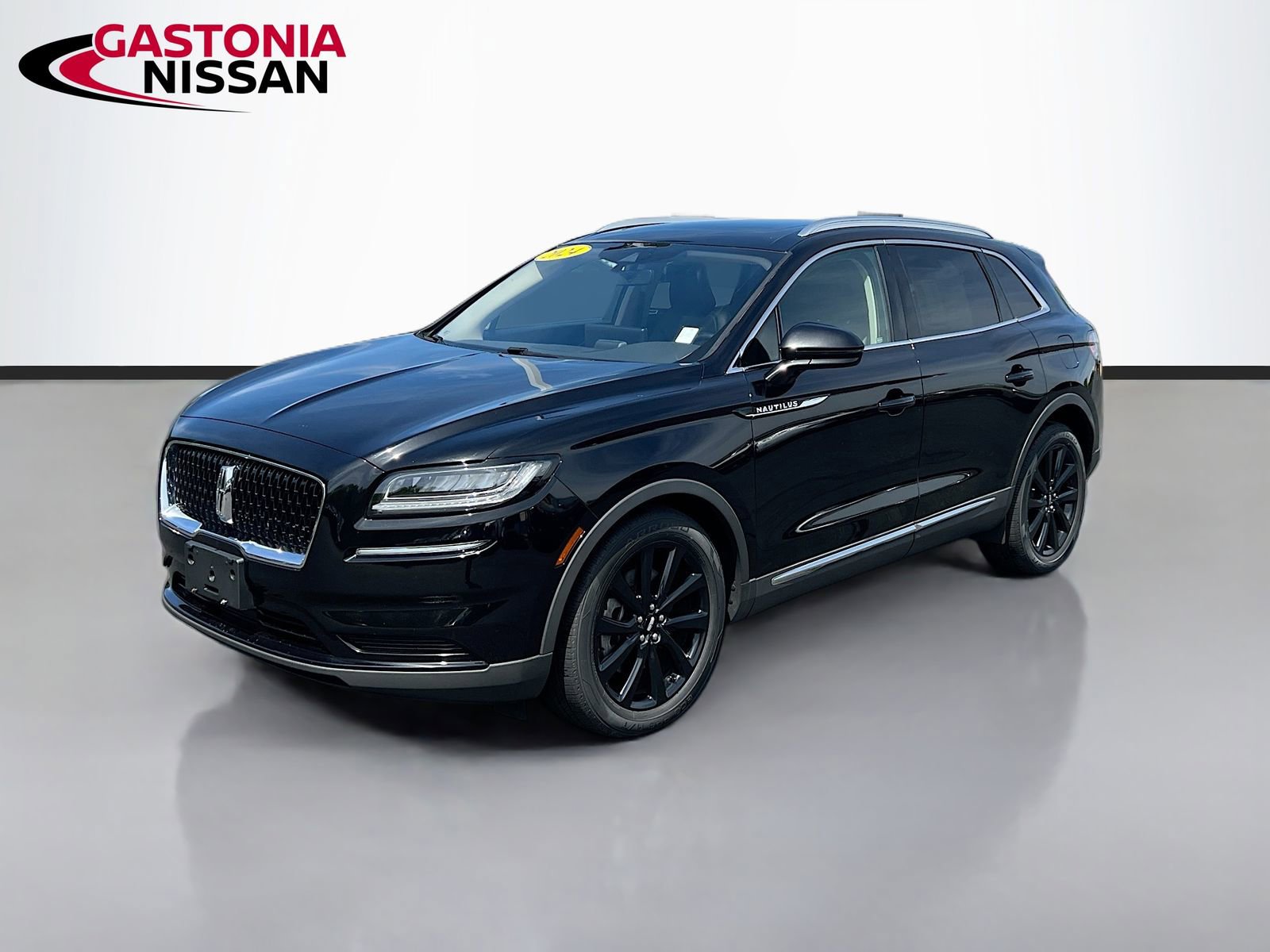 Used 2022 Lincoln Nautilus Reserve w/ Monochromatic Package image 3