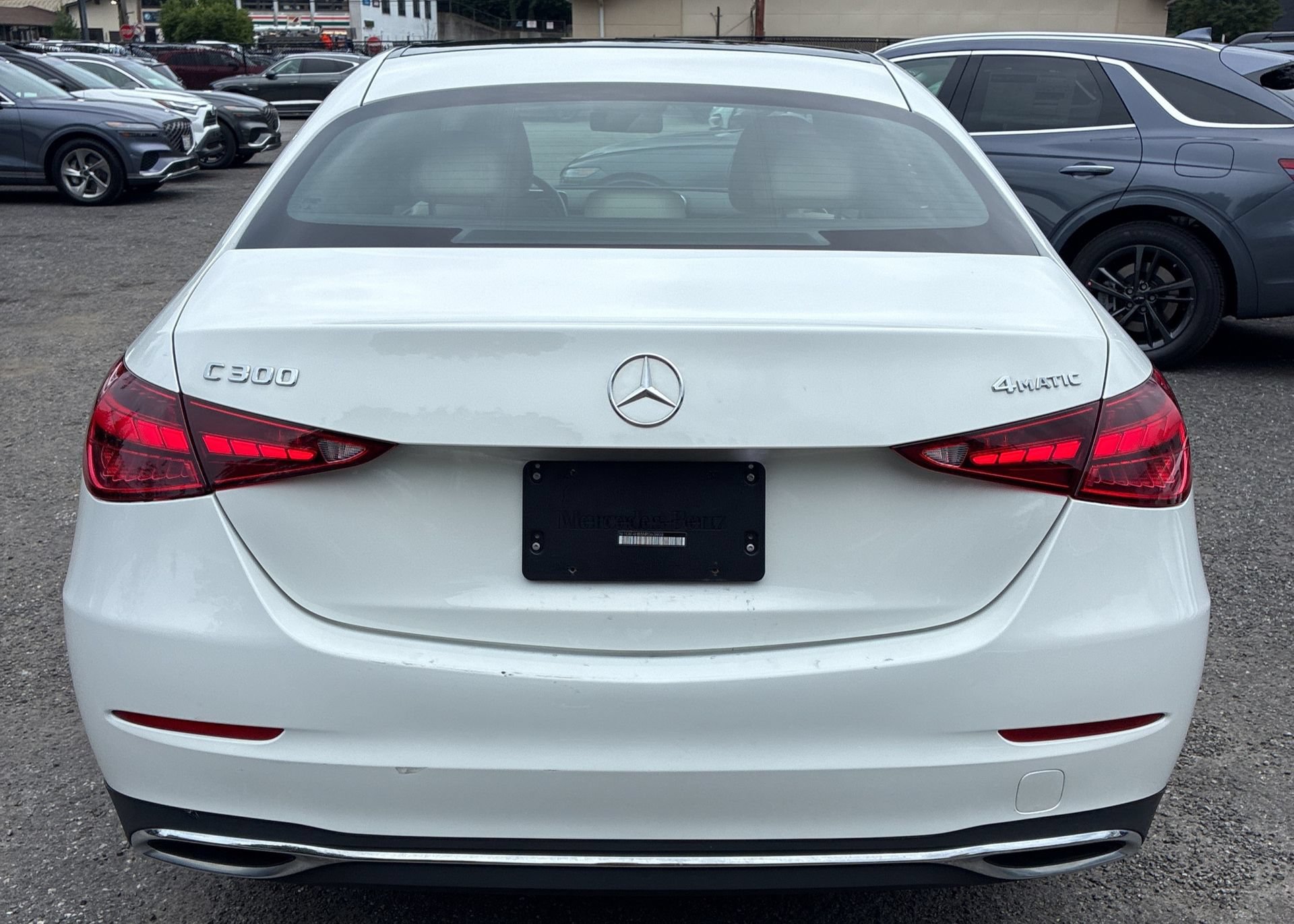 Used 2022 Mercedes-Benz C 300 4MATIC Sedan image 4