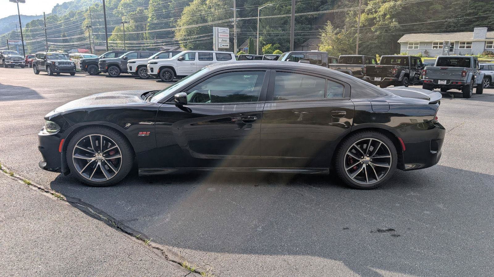 Used 2016 Dodge Charger R/T Scat Pack RWD image 6