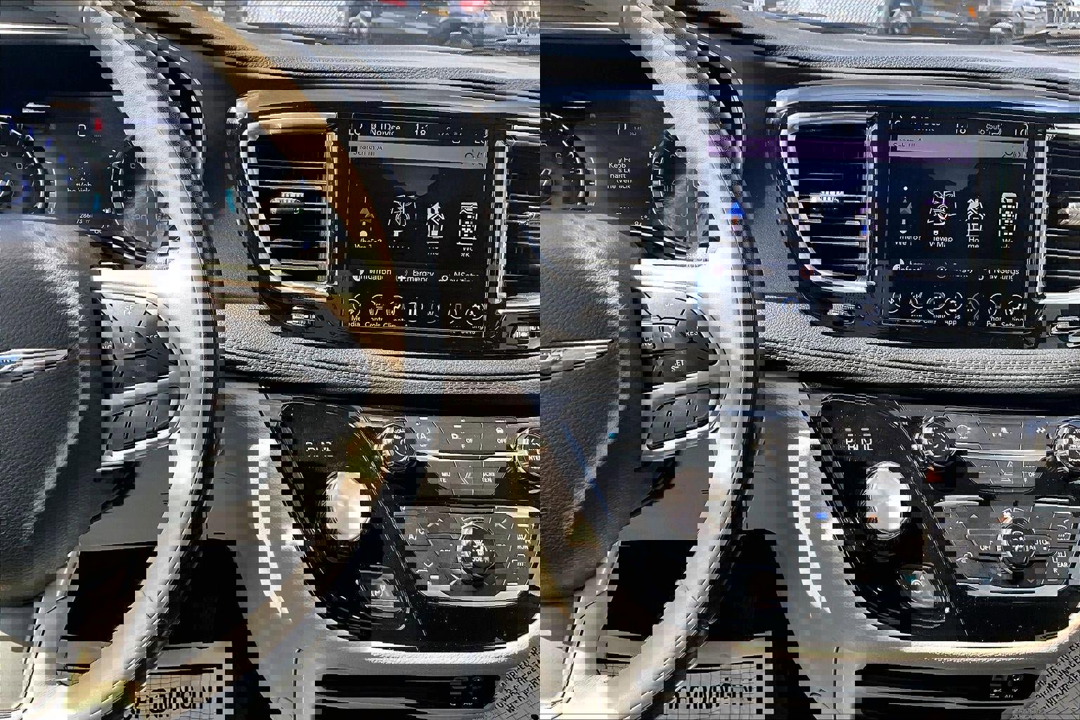 Used 2020 Chrysler Pacifica Limited image 18